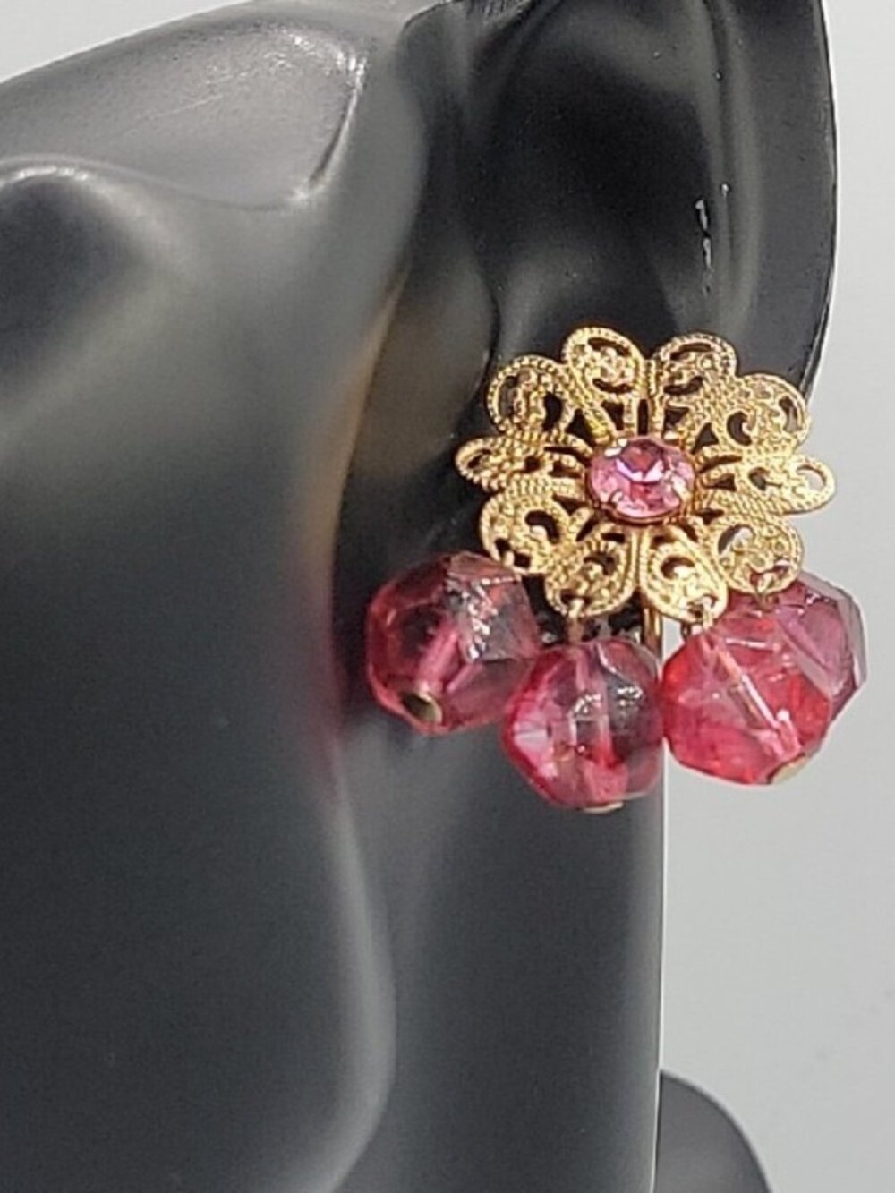 Vtg Filigree Flower Screw Back Earrings Dangling Purple Lucite Beads Gold Tone